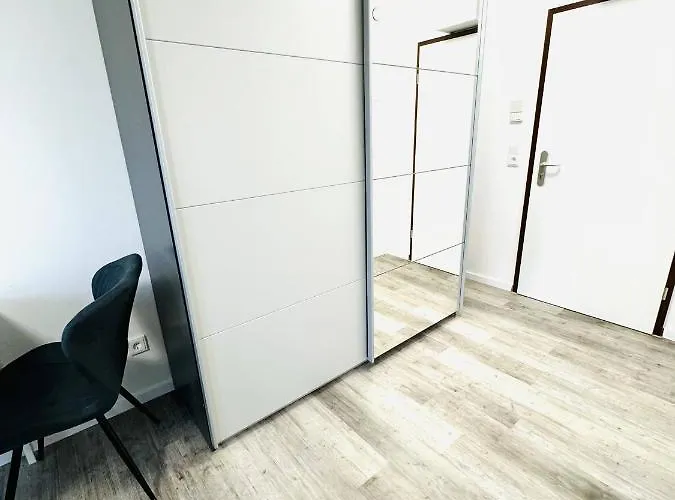 Elegant Urban Retreat 05